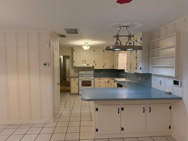 600 Woodcrest Lane, Longview, TX 75601