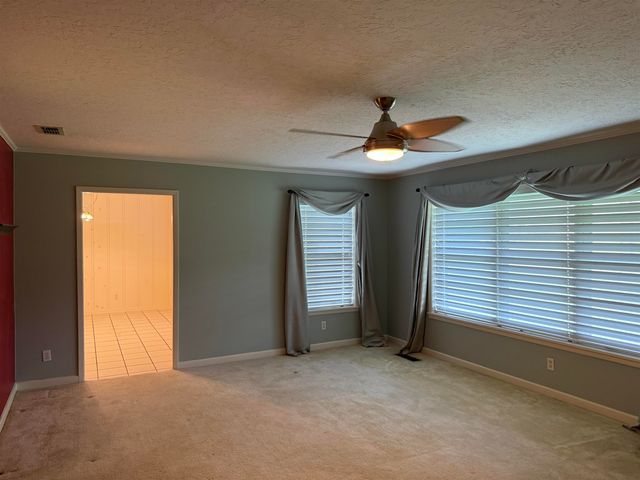 600 Woodcrest Lane, Longview, TX 75601