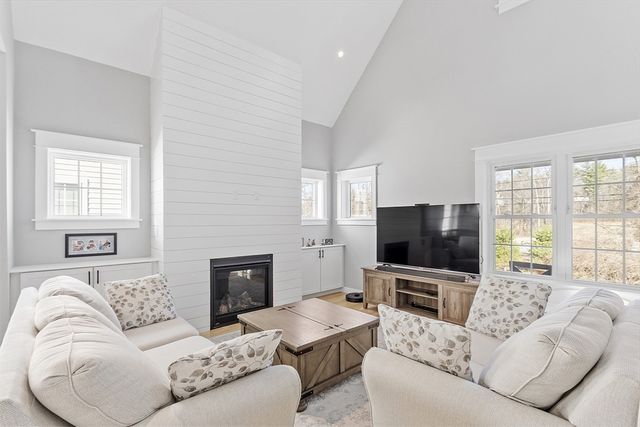 7 Baldwin Ct 7, Harvard, MA 01451