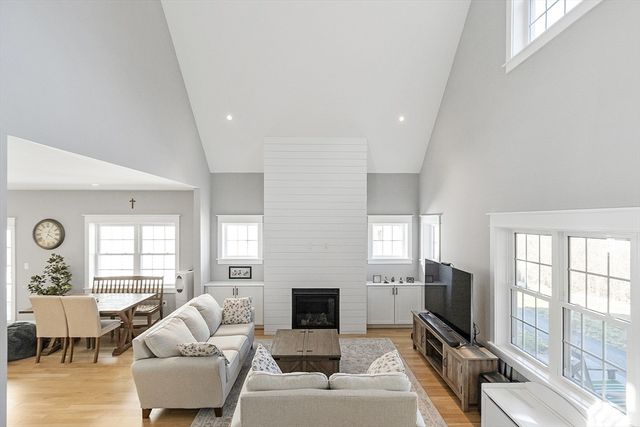 7 Baldwin Ct 7, Harvard, MA 01451