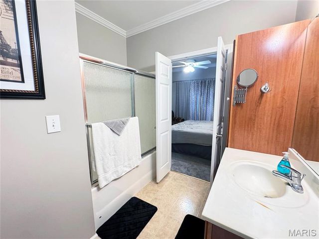 39 Kassebaum Lane 101, Mehlville, MO 63129