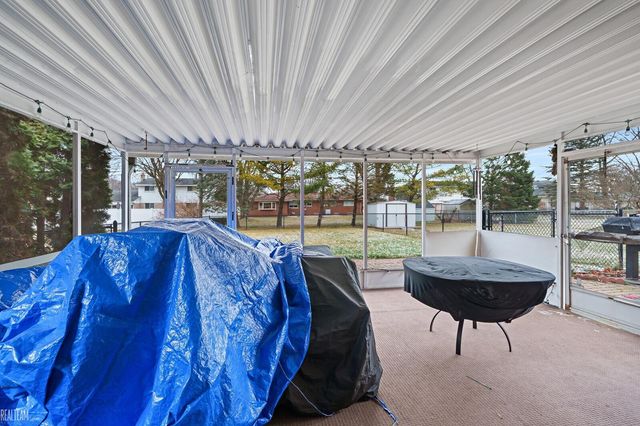 37578 Ladue Street, Clinton Twp, MI 48036