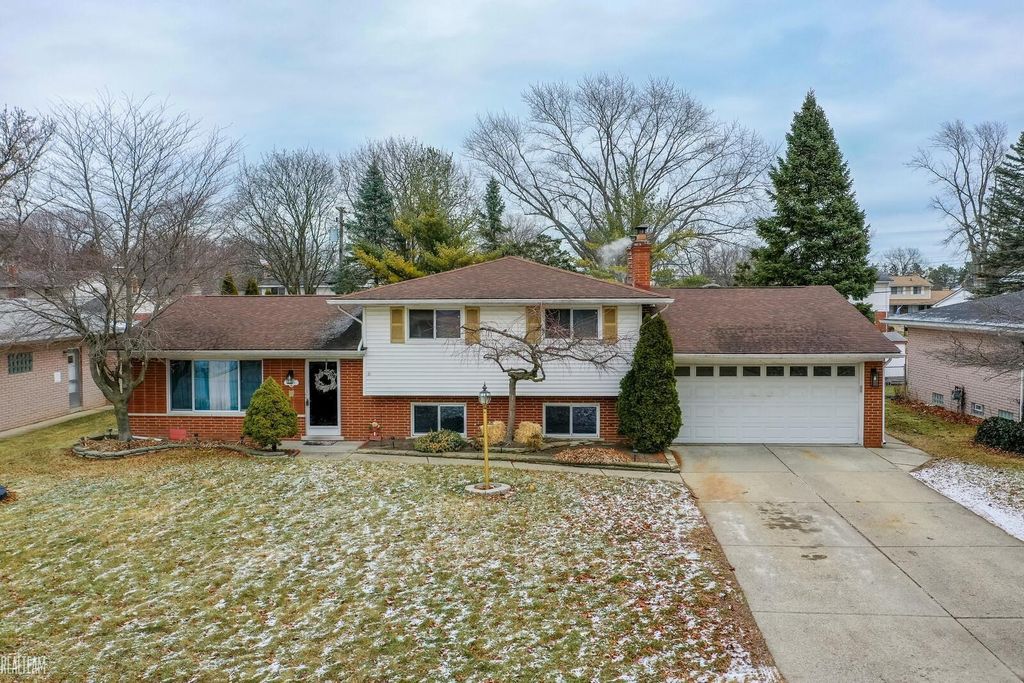 37578 Ladue Street, Clinton Twp, MI 48036