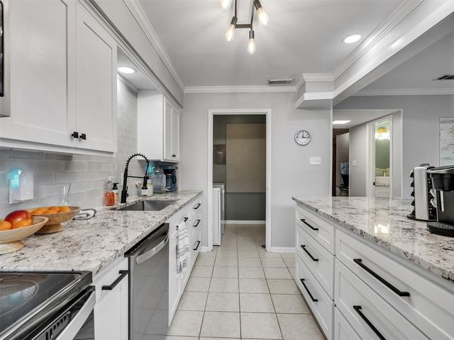 6455 Burgoyne Road 28, Houston, TX 77057