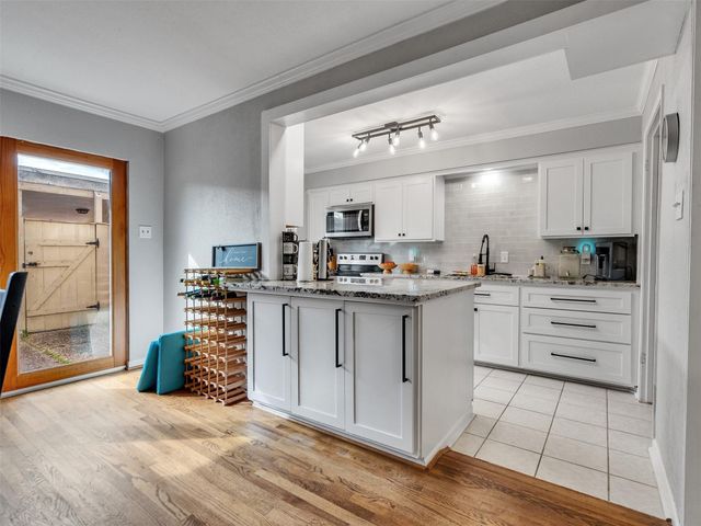 6455 Burgoyne Road 28, Houston, TX 77057