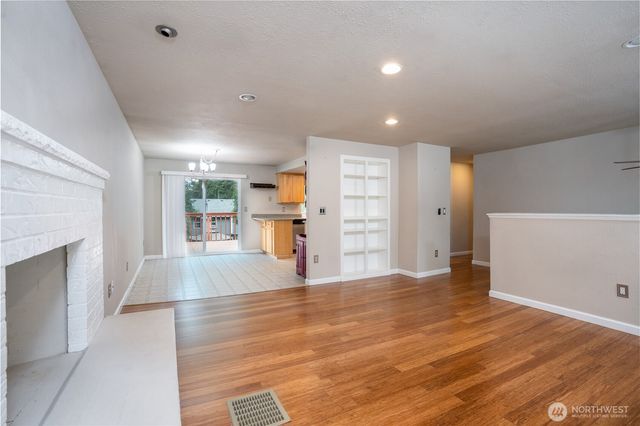 13924 55th Avenue NW, Gig Harbor, WA 98332