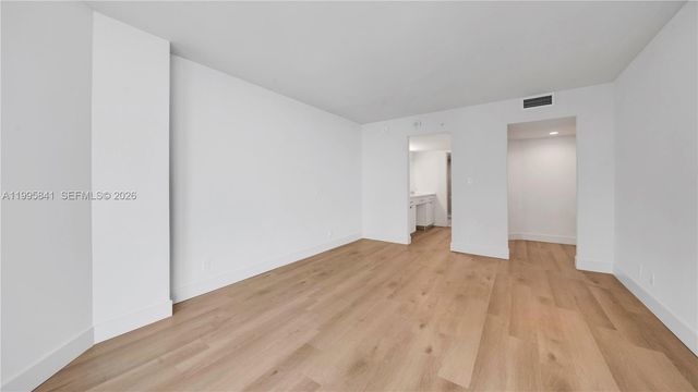 555 NE 34th St 2405, Miami, FL 33137