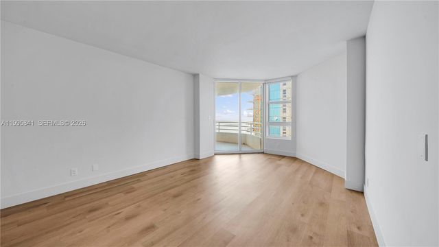 555 NE 34th St 2405, Miami, FL 33137