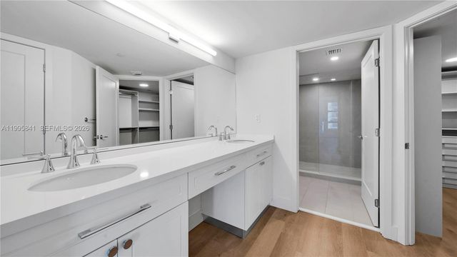 555 NE 34th St 2405, Miami, FL 33137