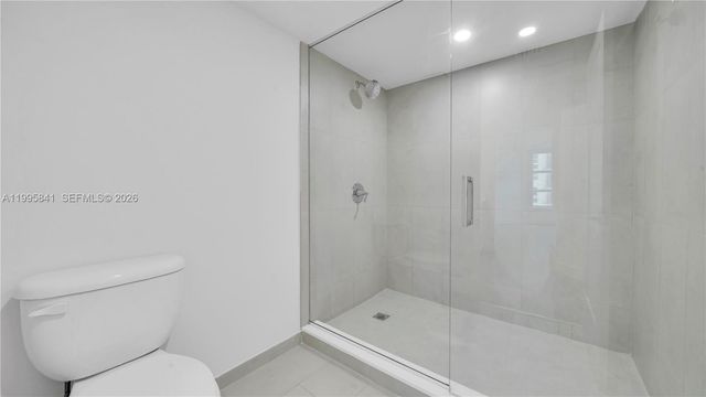 555 NE 34th St 2405, Miami, FL 33137