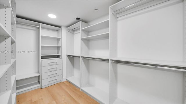 555 NE 34th St 2405, Miami, FL 33137