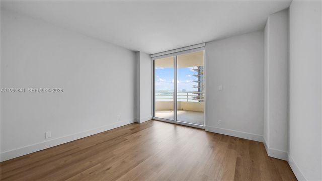 555 NE 34th St 2405, Miami, FL 33137