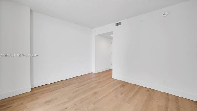 555 NE 34th St 2405, Miami, FL 33137