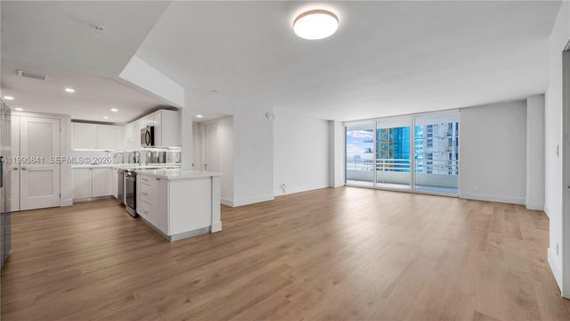 555 NE 34th St 2405, Miami, FL 33137