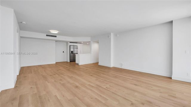 555 NE 34th St 2405, Miami, FL 33137