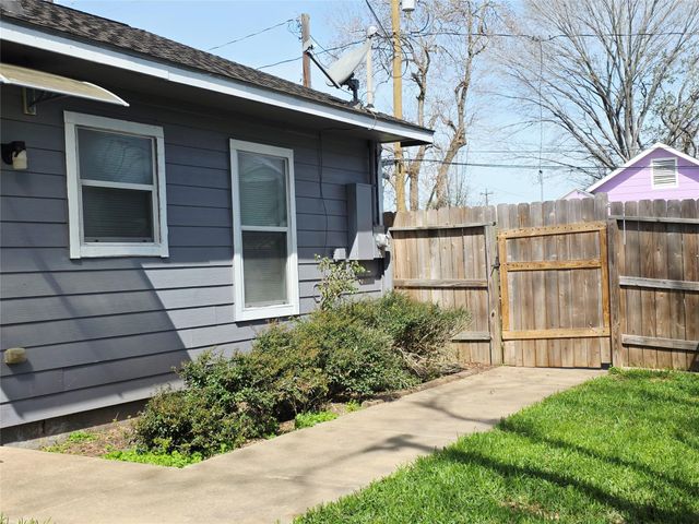 903 Fields Street, Richmond, TX 77469