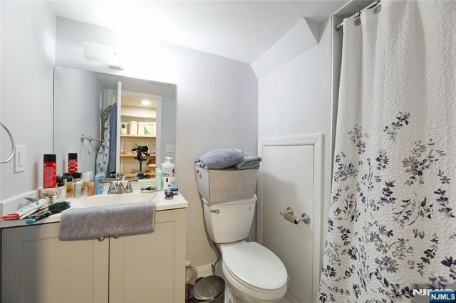 592 Broad Street, Carlstadt, NJ 07072