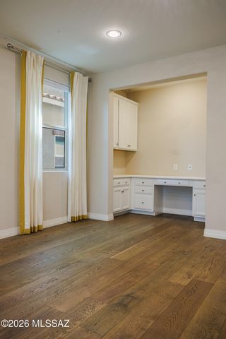 11100 N Delphinus Street, Oro Valley, AZ 85742