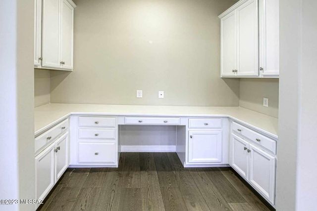 11100 N Delphinus Street, Oro Valley, AZ 85742