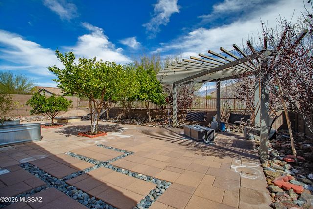 11100 N Delphinus Street, Oro Valley, AZ 85742