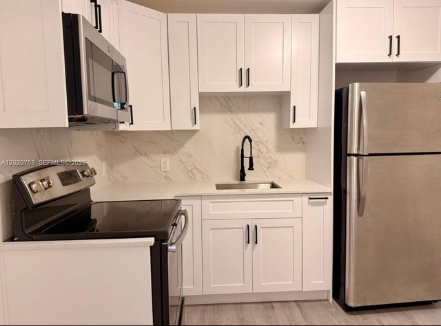 45 NE 60th St 45, Miami, FL 33137