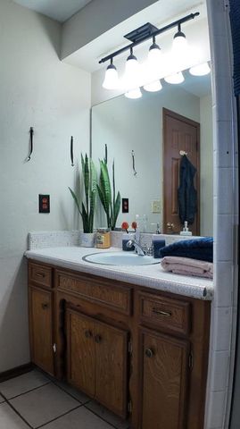 8708 S Country Club Drive, Oklahoma City, OK 73159