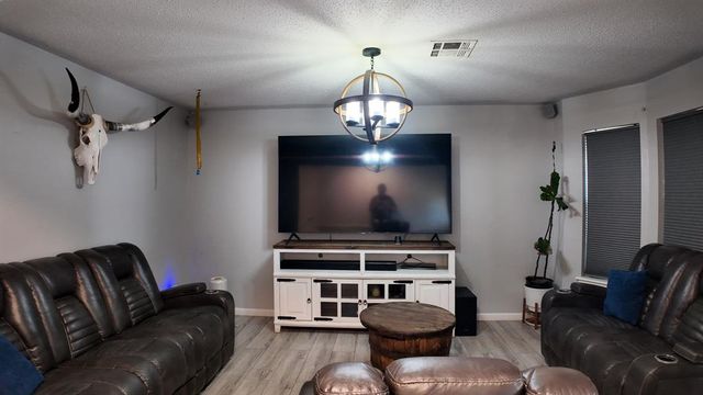 8708 S Country Club Drive, Oklahoma City, OK 73159