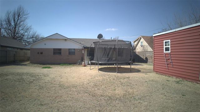 8708 S Country Club Drive, Oklahoma City, OK 73159