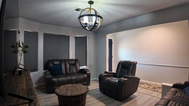 8708 S Country Club Drive, Oklahoma City, OK 73159