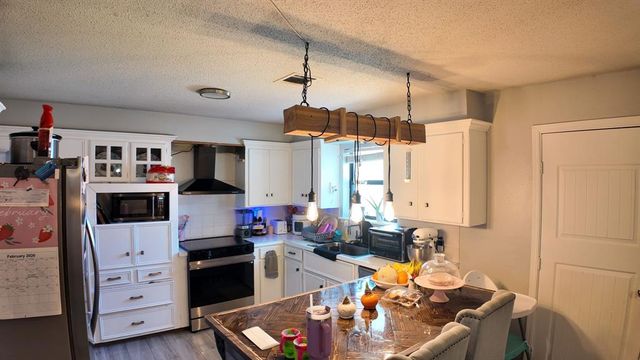 8708 S Country Club Drive, Oklahoma City, OK 73159