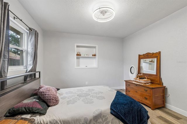 1409 NELSON AVENUE, Clearwater, FL 33755