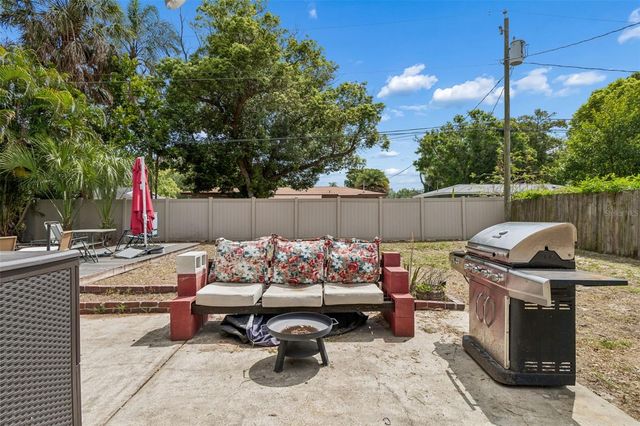 1409 NELSON AVENUE, Clearwater, FL 33755