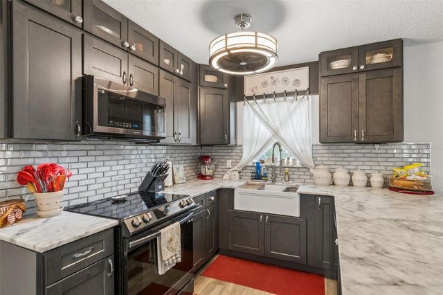 1409 NELSON AVENUE, Clearwater, FL 33755