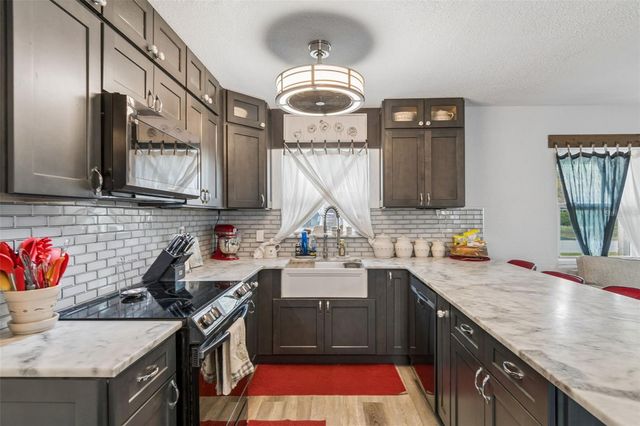 1409 NELSON AVENUE, Clearwater, FL 33755