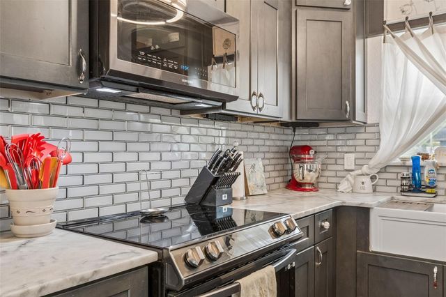 1409 NELSON AVENUE, Clearwater, FL 33755