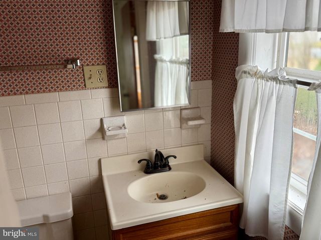 127 HIGHLAND AVE, Pennsville, NJ 08070