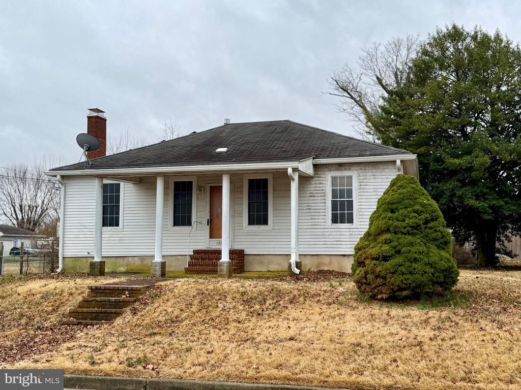 127 HIGHLAND AVE, Pennsville, NJ 08070