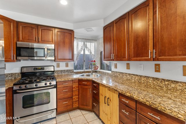 1631 Roseglen Place, Palmdale, CA 93550