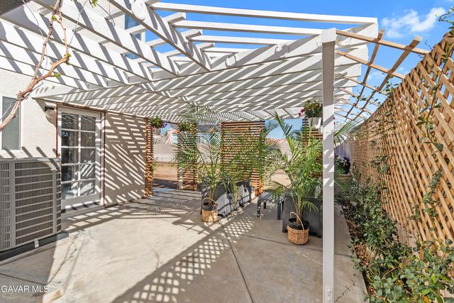 1631 Roseglen Place, Palmdale, CA 93550