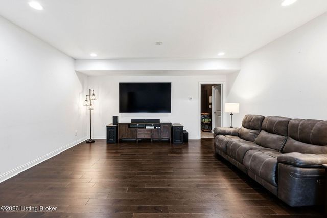 5801 Brentwood Dr, Crestwood, KY 40014