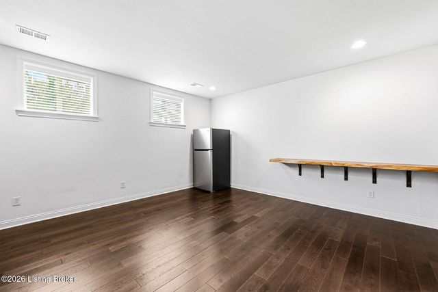 5801 Brentwood Dr, Crestwood, KY 40014