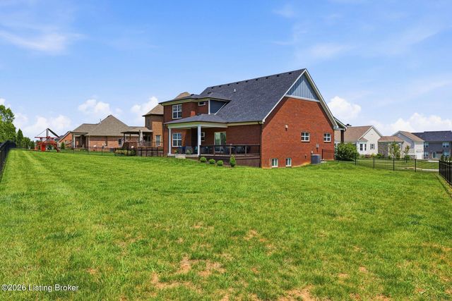 5801 Brentwood Dr, Crestwood, KY 40014