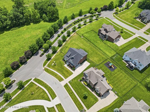 5801 Brentwood Dr, Crestwood, KY 40014