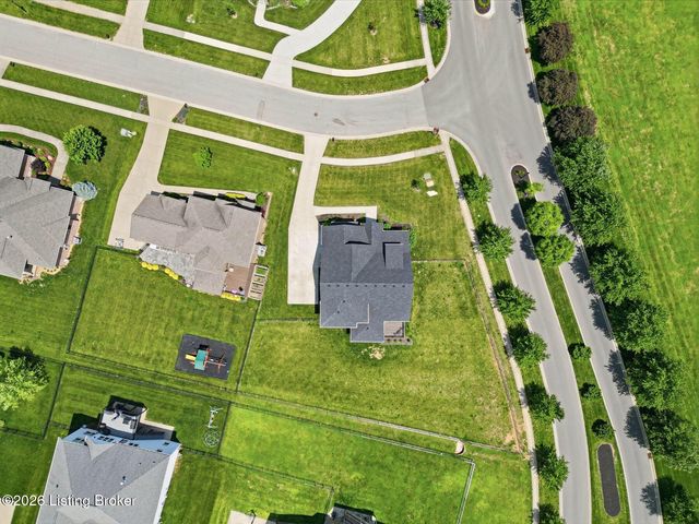 5801 Brentwood Dr, Crestwood, KY 40014