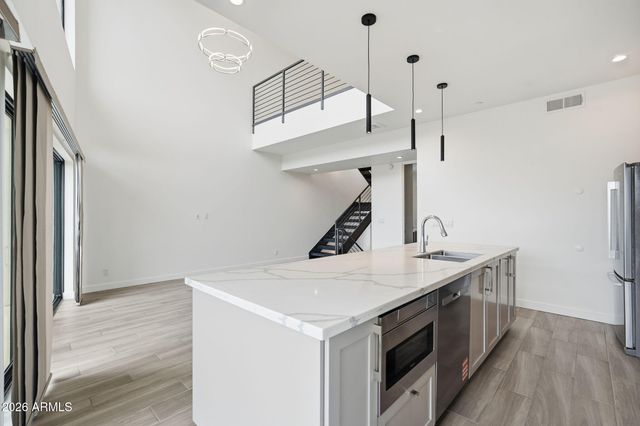 1401 N GRANITE REEF Road 1019, Scottsdale, AZ 85257