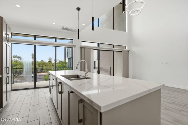 1401 N GRANITE REEF Road 1019, Scottsdale, AZ 85257