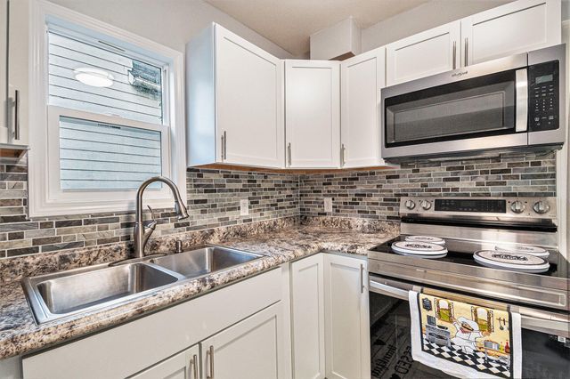 769 Randolph Street, Leoni Twp, MI 49203