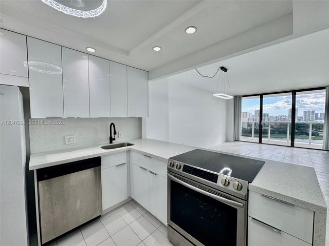 3675 N Country Club Dr 2007, Aventura, FL 33180