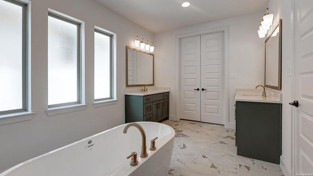 38 Enia Circle, San Antonio, TX 78257