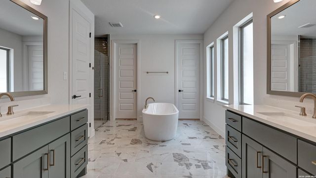 38 Enia Circle, San Antonio, TX 78257